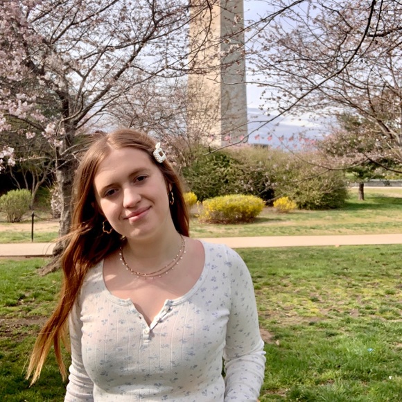 Meet your Posher! - Picture 4 of 4